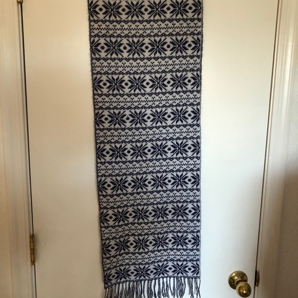 Disney Parks Navy and white scarf - Picture 2 of 3